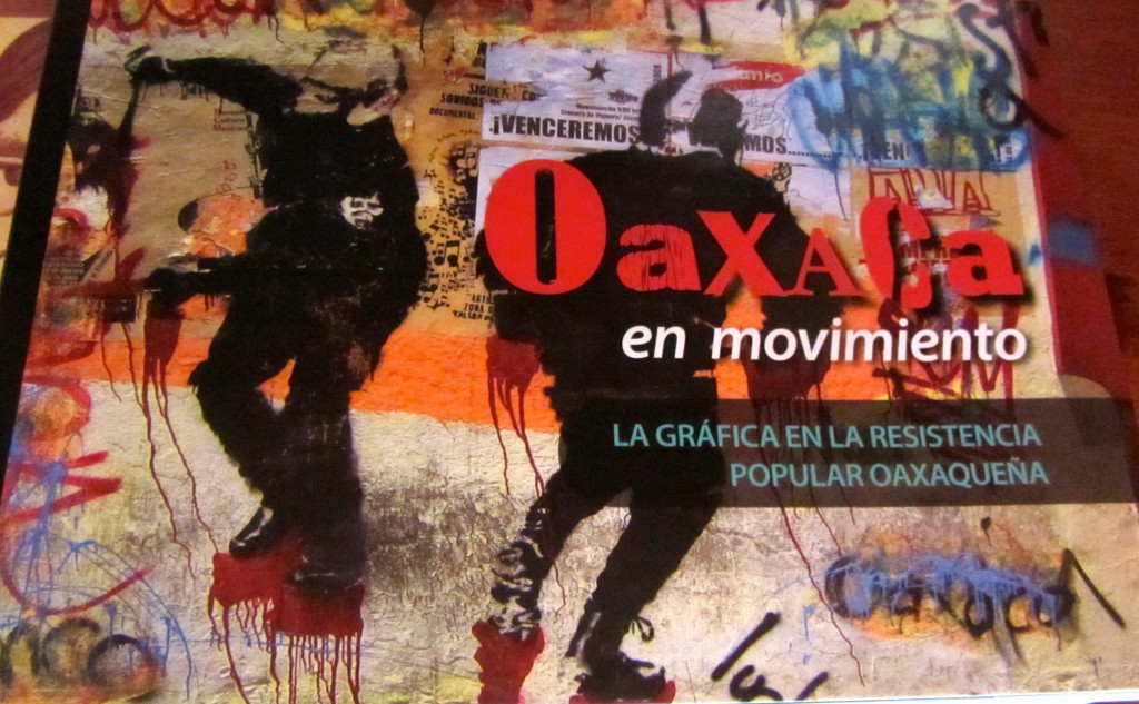 A book in Spanish about "Oaxaca in Movement."
