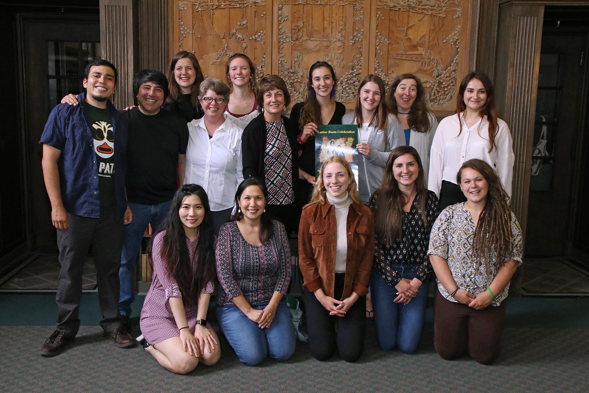 A group of 13 students and two professors, Dr. Lynn Stephen and Dr. Gabriela Martinez.
