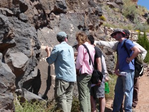 Discussing flow features in Servilleta basalt